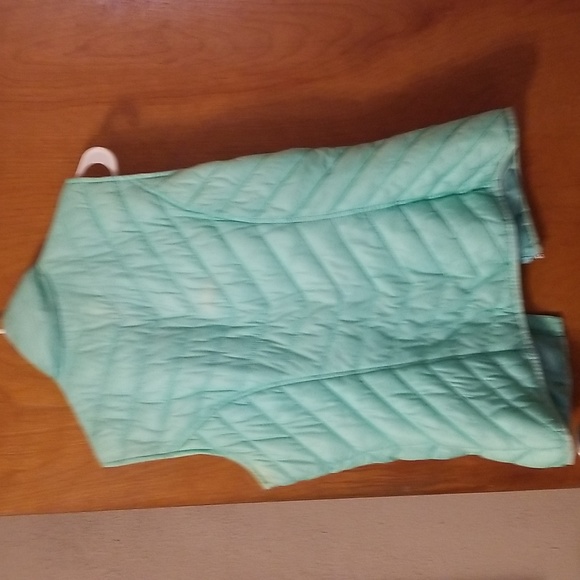 Tek Gear Aqua Puffer Vest Size Medium: B - Picture 4 of 5
